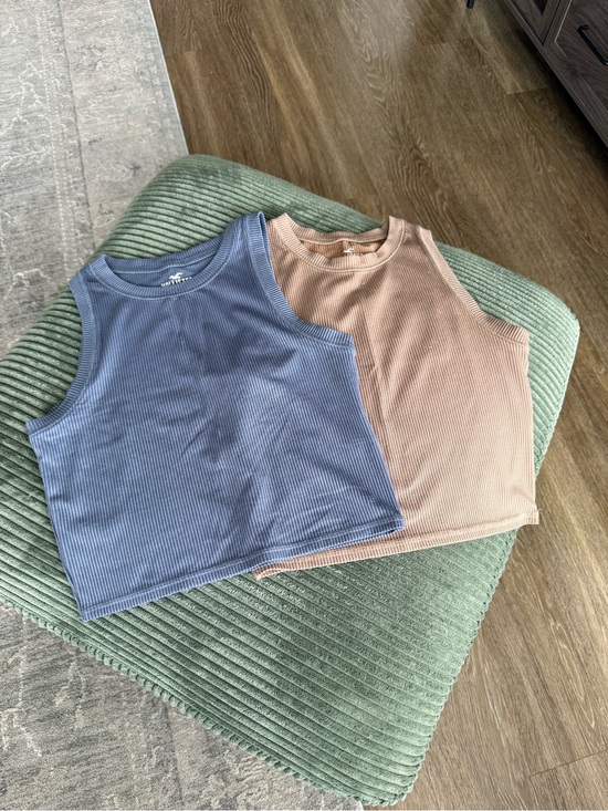 Hollister Tops - Bundle of Hollister Tank Tops